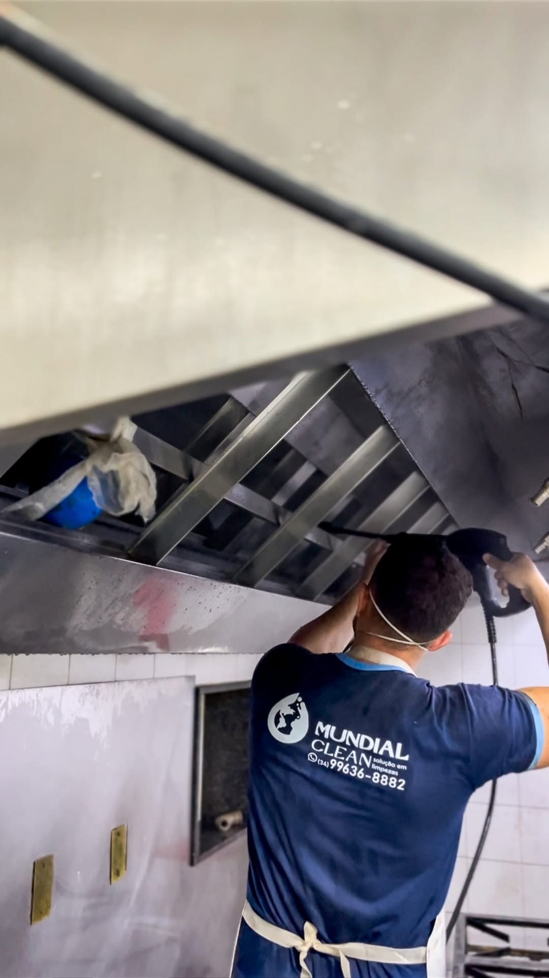 Vem acompanhar um dia de trabalho no Uberlândia Shopping!

Mais uma solução da Mundial Clean: Limpeza profissional de coifas, com total cuidado e proteção do ambiente.

Uma nova modalidade de serviço pensada para levar mais segurança e higiene ao seu restaurante.

📞 Fale com a Mundial Clean!